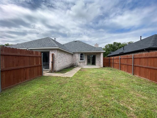 2800 Helen Lane, Mesquite, TX 75181