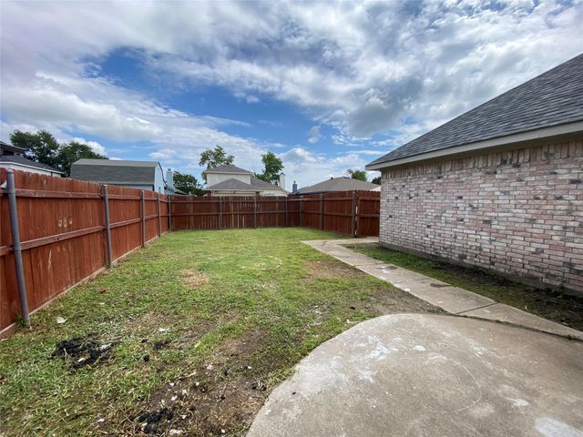 2800 Helen Lane, Mesquite, TX 75181