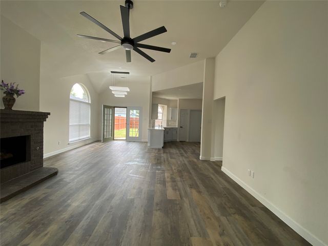 2800 Helen Lane, Mesquite, TX 75181