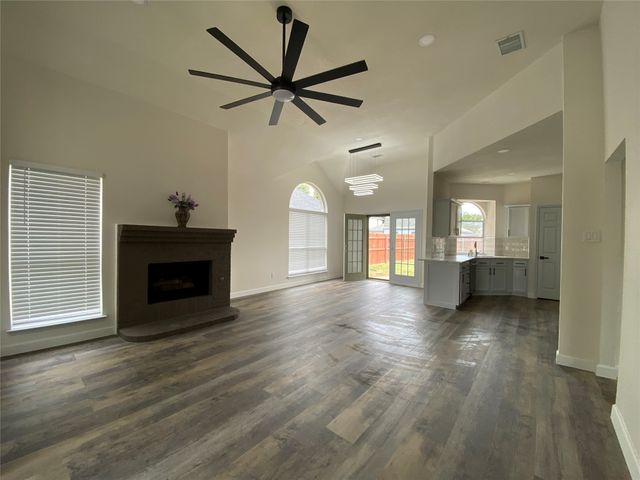 2800 Helen Lane, Mesquite, TX 75181