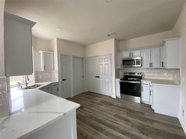 2800 Helen Lane, Mesquite, TX 75181