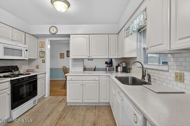 705 Regina Parkway, Toledo, OH 43612