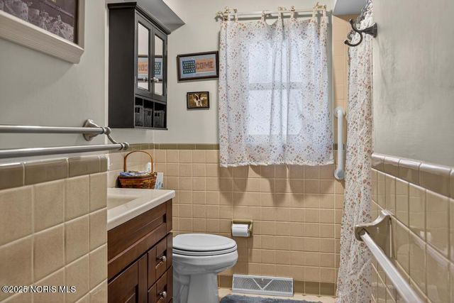 705 Regina Parkway, Toledo, OH 43612