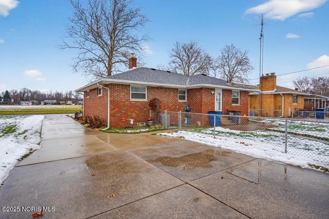 705 Regina Parkway, Toledo, OH 43612