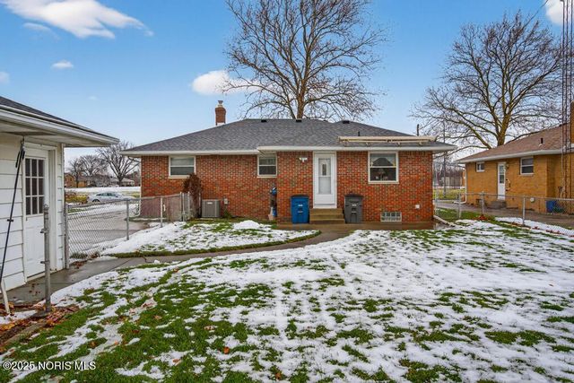 705 Regina Parkway, Toledo, OH 43612