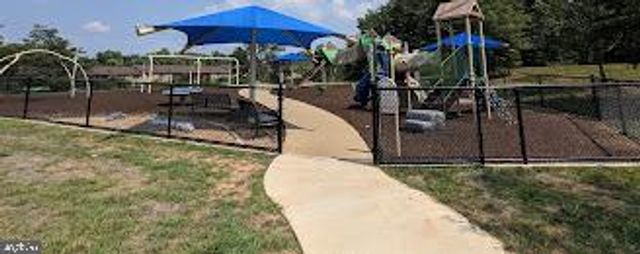 1146 BOOKER DR, Capitol Heights, MD 20743