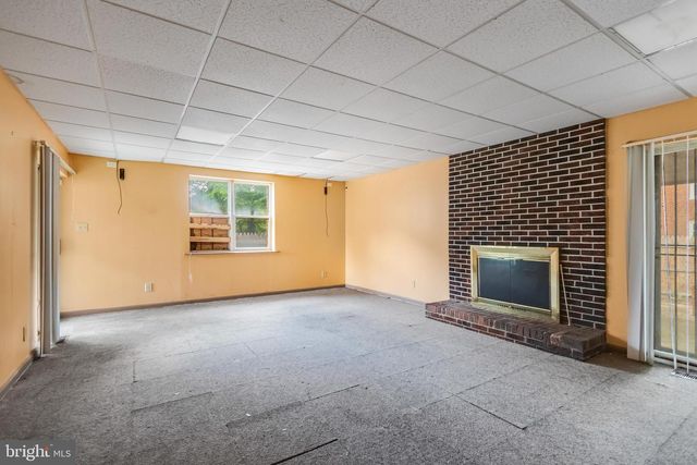 1146 BOOKER DR, Capitol Heights, MD 20743