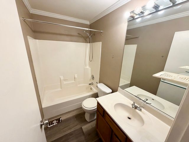 28W560 Bolles Avenue, West Chicago, IL 60185