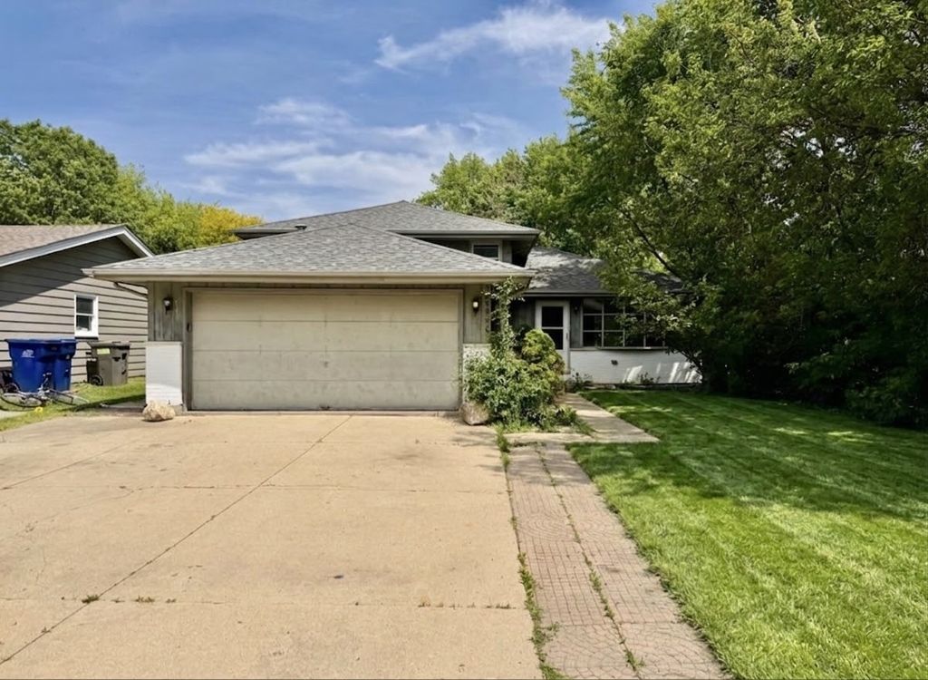 28W560 Bolles Avenue, West Chicago, IL 60185