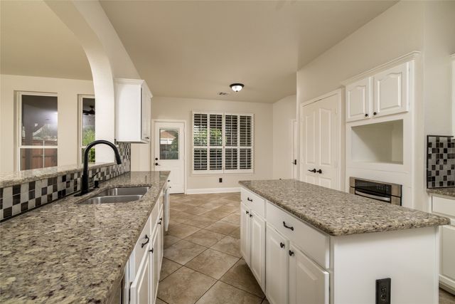 8905 Lakepointe Avenue, Rowlett, TX 75088