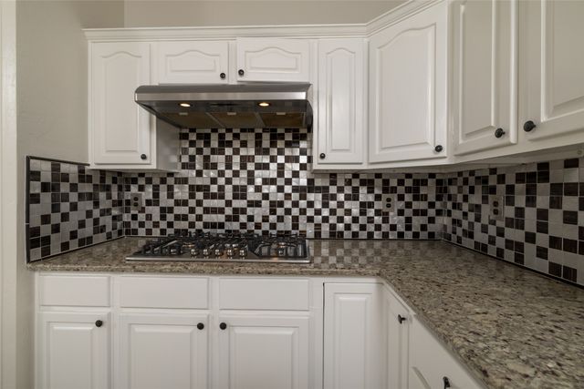 8905 Lakepointe Avenue, Rowlett, TX 75088