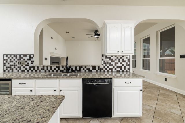 8905 Lakepointe Avenue, Rowlett, TX 75088