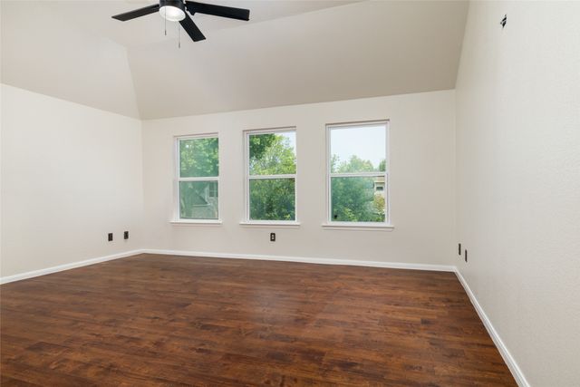 8905 Lakepointe Avenue, Rowlett, TX 75088