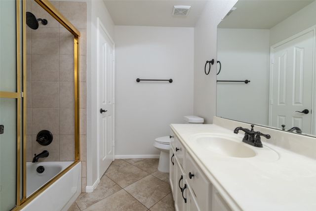 8905 Lakepointe Avenue, Rowlett, TX 75088