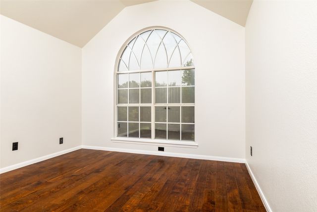 8905 Lakepointe Avenue, Rowlett, TX 75088