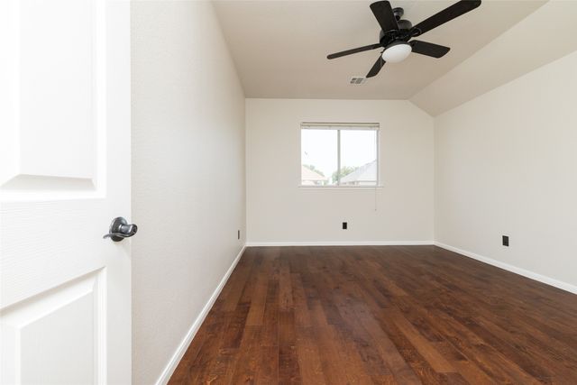 8905 Lakepointe Avenue, Rowlett, TX 75088