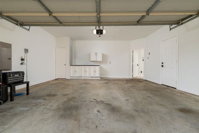 8905 Lakepointe Avenue, Rowlett, TX 75088