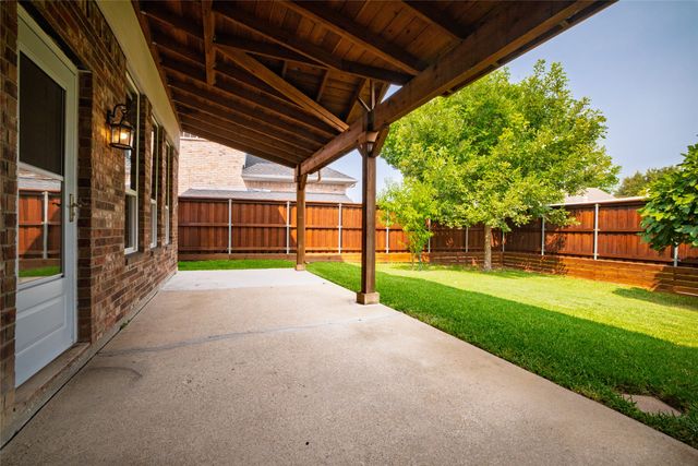 8905 Lakepointe Avenue, Rowlett, TX 75088