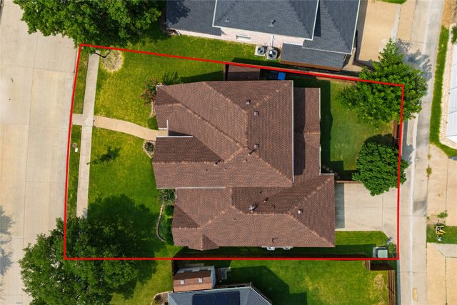 8905 Lakepointe Avenue, Rowlett, TX 75088