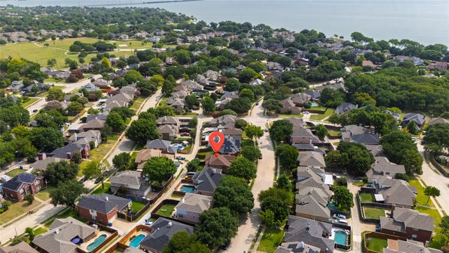 8905 Lakepointe Avenue, Rowlett, TX 75088