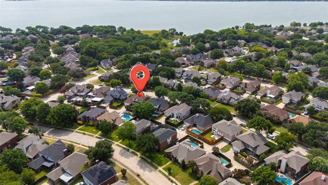 8905 Lakepointe Avenue, Rowlett, TX 75088