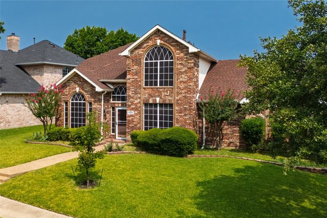 8905 Lakepointe Avenue, Rowlett, TX 75088