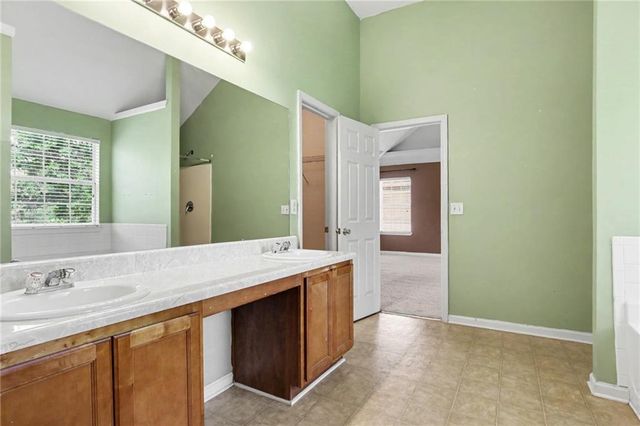 373 Kentwood Springs Drive, Hampton, GA 30228