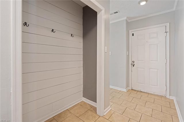7 Sunny Meade CV, Hampton, VA 23666