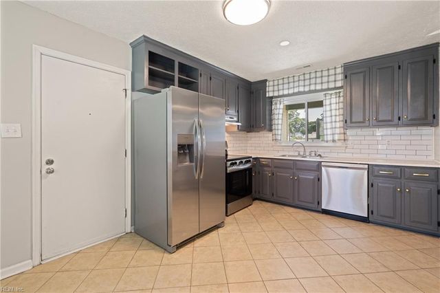 7 Sunny Meade CV, Hampton, VA 23666