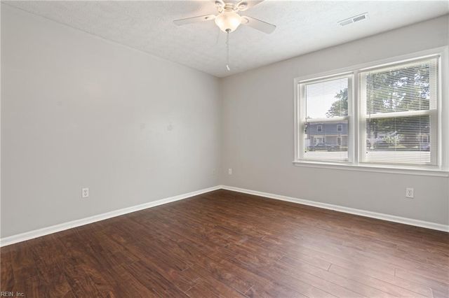 7 Sunny Meade CV, Hampton, VA 23666