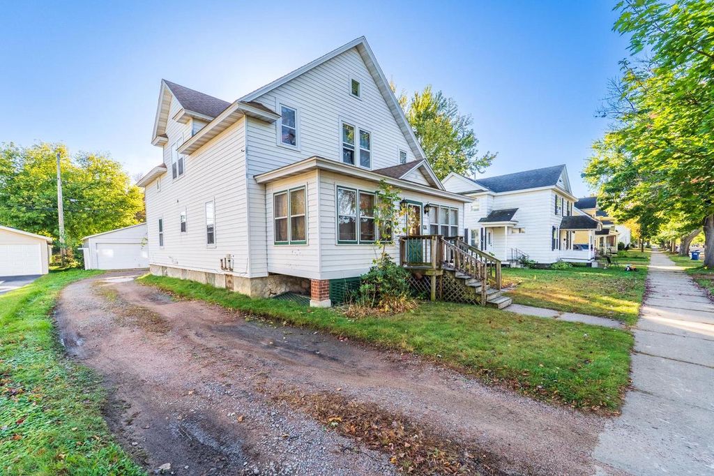 917 S 6TH AVENUE, Wausau, WI 54401