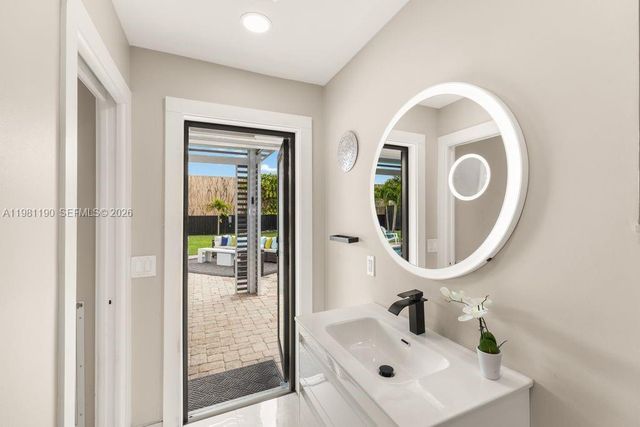 1840 SW 51st Ter, Plantation, FL 33317