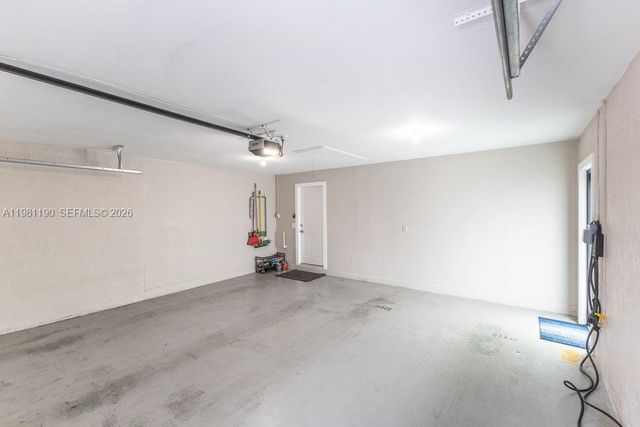 1840 SW 51st Ter, Plantation, FL 33317