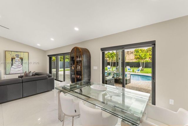 1840 SW 51st Ter, Plantation, FL 33317