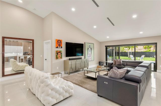 1840 SW 51st Ter, Plantation, FL 33317