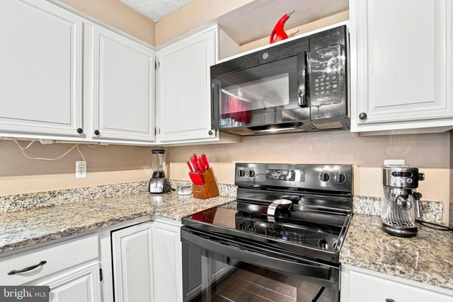 16125 OLMSTEAD LN, Woodbridge, VA 22191