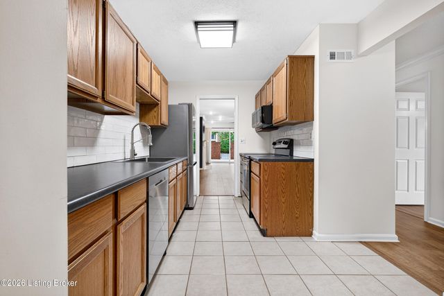 804 Forest Park Rd, Louisville, KY 40223
