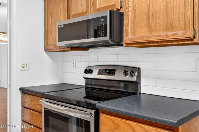 804 Forest Park Rd, Louisville, KY 40223