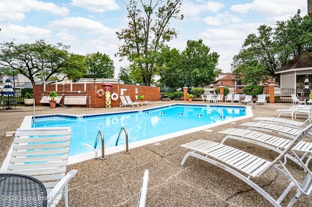 804 Forest Park Rd, Louisville, KY 40223