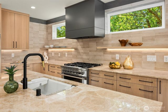 7342 20th Avenue NW, Seattle, WA 98117