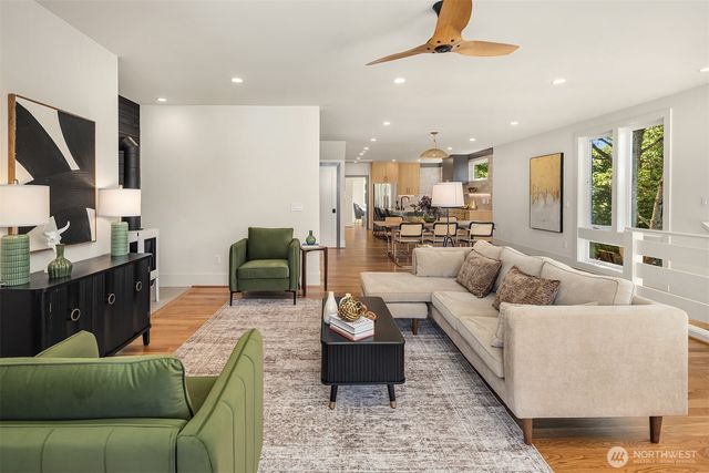 7342 20th Avenue NW, Seattle, WA 98117