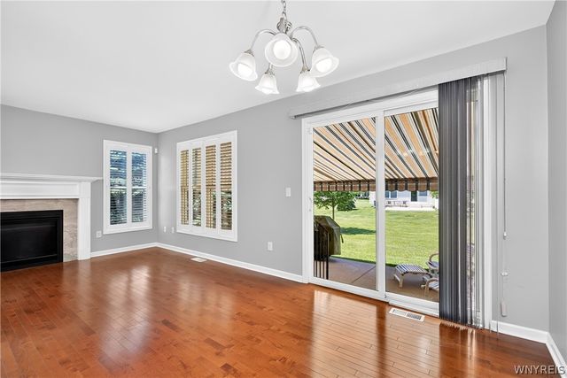 28 Cumberland St, Lancaster, NY 14086