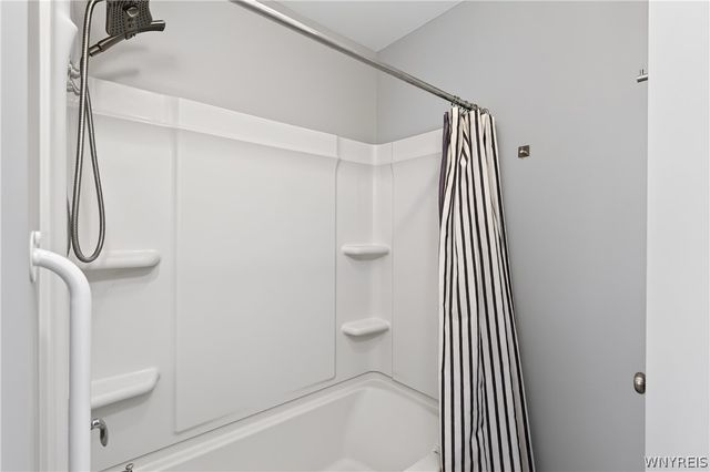28 Cumberland St, Lancaster, NY 14086