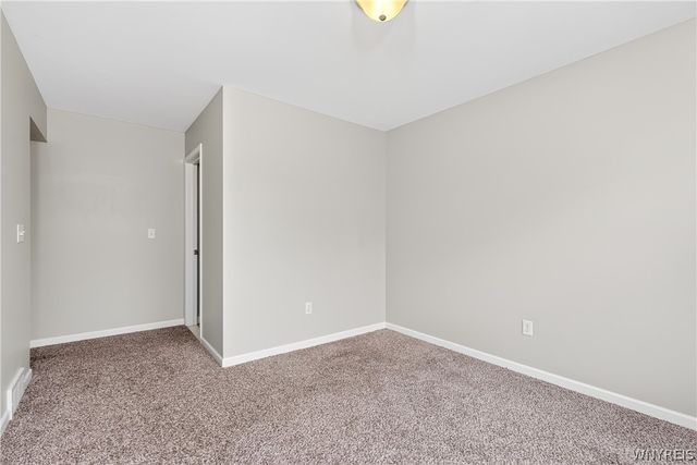 28 Cumberland St, Lancaster, NY 14086