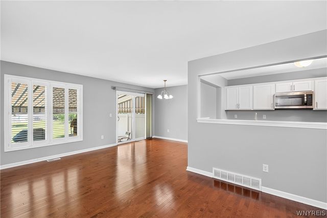28 Cumberland St, Lancaster, NY 14086