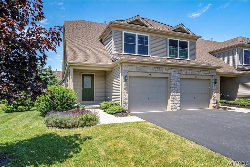 28 Cumberland St, Lancaster, NY 14086