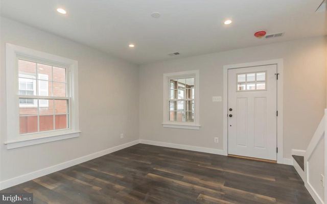 308 S VEITCH ST, Arlington, VA 22204