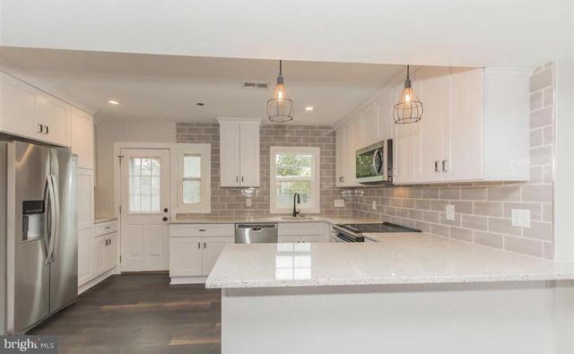 308 S VEITCH ST, Arlington, VA 22204
