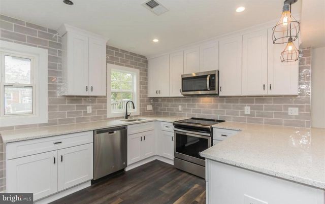 308 S VEITCH ST, Arlington, VA 22204