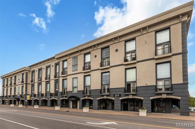 200 S Kirkwood Road 317, Kirkwood, MO 63122